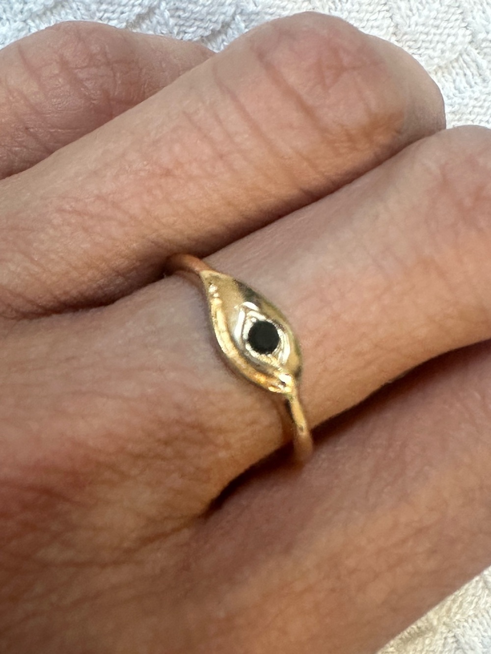 Black stone Eye Gold ring